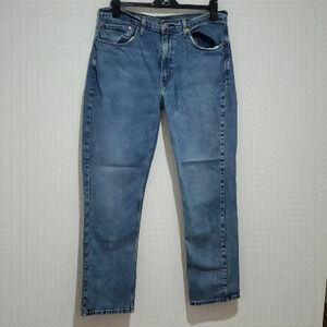 Levi's 36x32 medium tint straight leg jeans